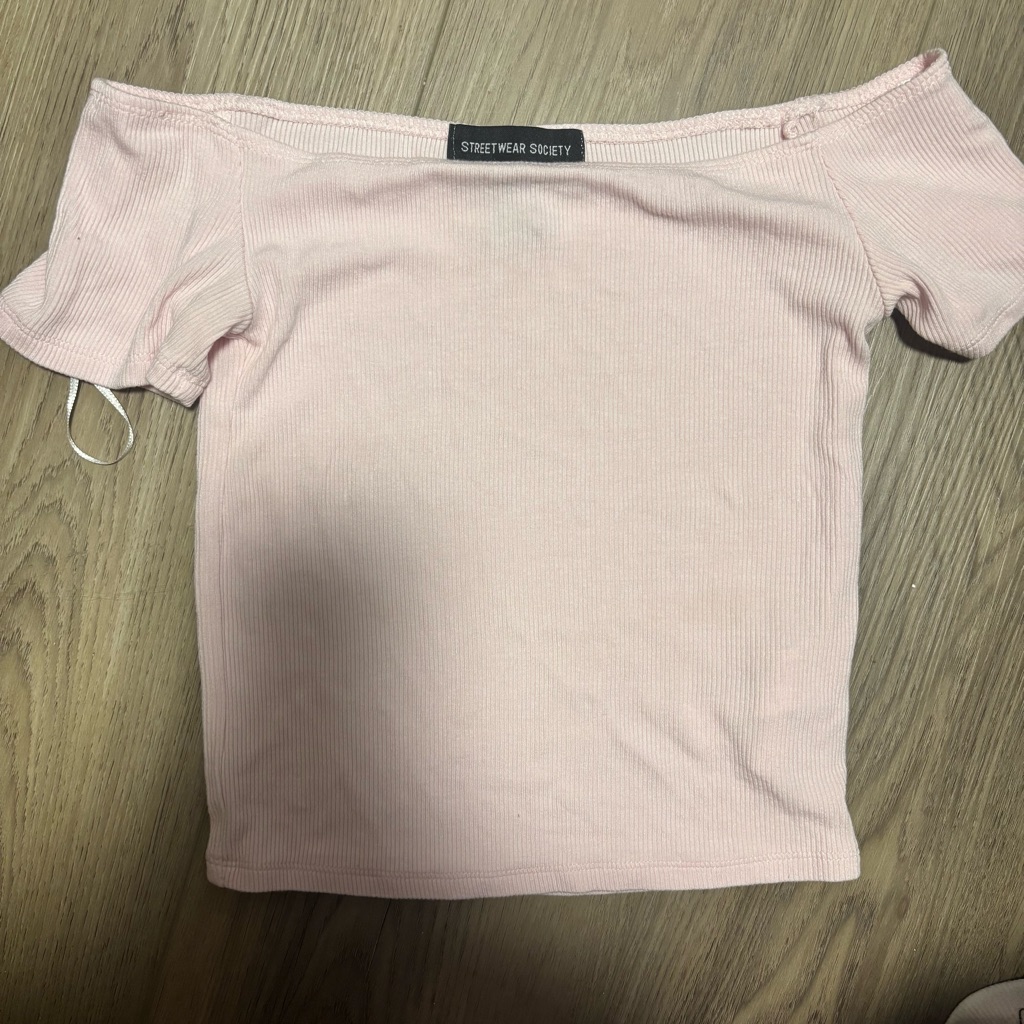 Streetwear Society Light Pink Off-Shoulder Crop Top Small